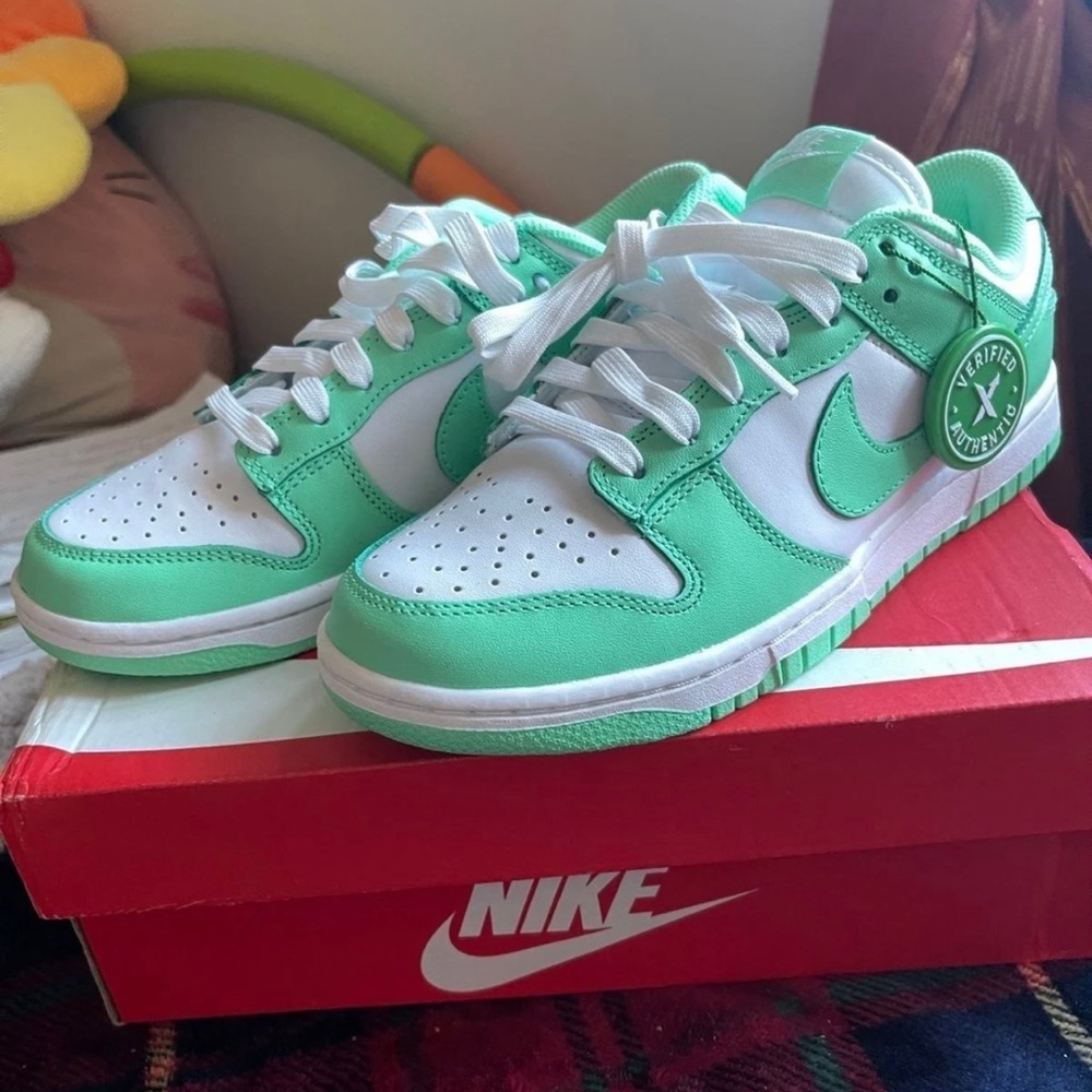 Nike dunk low.
